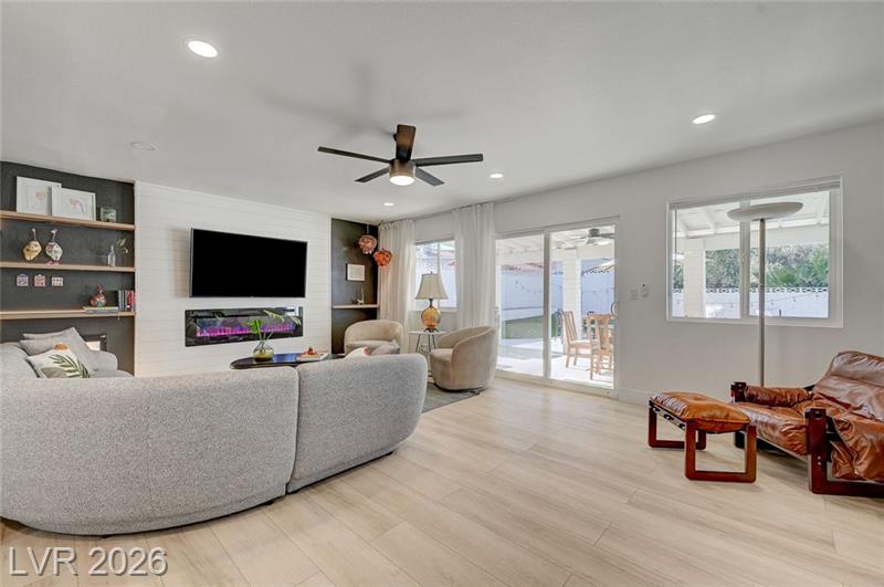 Las Vegas, Nevada, 89120, United States, 4 Bedrooms Bedrooms, ,3 BathroomsBathrooms,Residential,For Sale,2047975