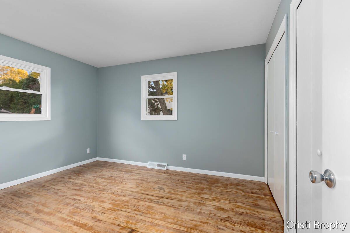 Grand Rapids, Michigan, 49506, United States, 4 Bedrooms Bedrooms, ,3 BathroomsBathrooms,Residential,For Sale,1989098