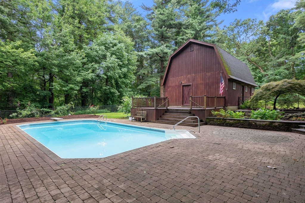 Shrewsbury, Massachusetts, 01545, United States, 4 Bedrooms Bedrooms, ,4 BathroomsBathrooms,Residential,For Sale,1768769