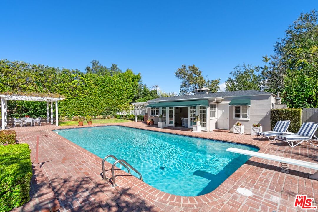 Los Angeles, California, 90024, United States, 6 Bedrooms Bedrooms, ,6 BathroomsBathrooms,Residential,For Sale,1925414