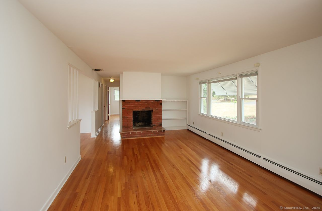North Haven, Connecticut, 06473, United States, 3 Bedrooms Bedrooms, ,2 BathroomsBathrooms,Residential,For Sale,1926268