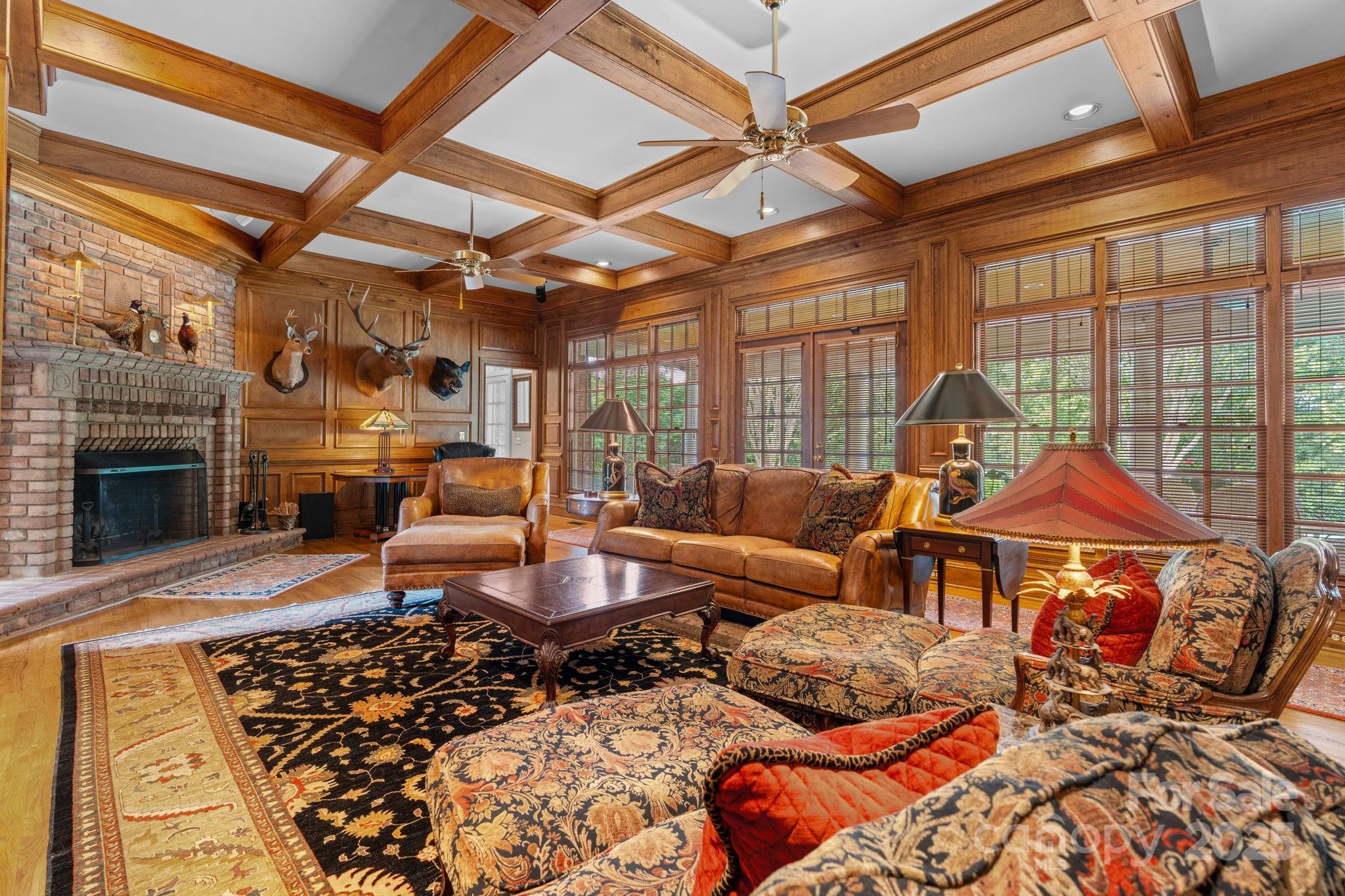Hickory, North Carolina, 28601, United States, 4 Bedrooms Bedrooms, ,5 BathroomsBathrooms,Residential,For Sale,1942253