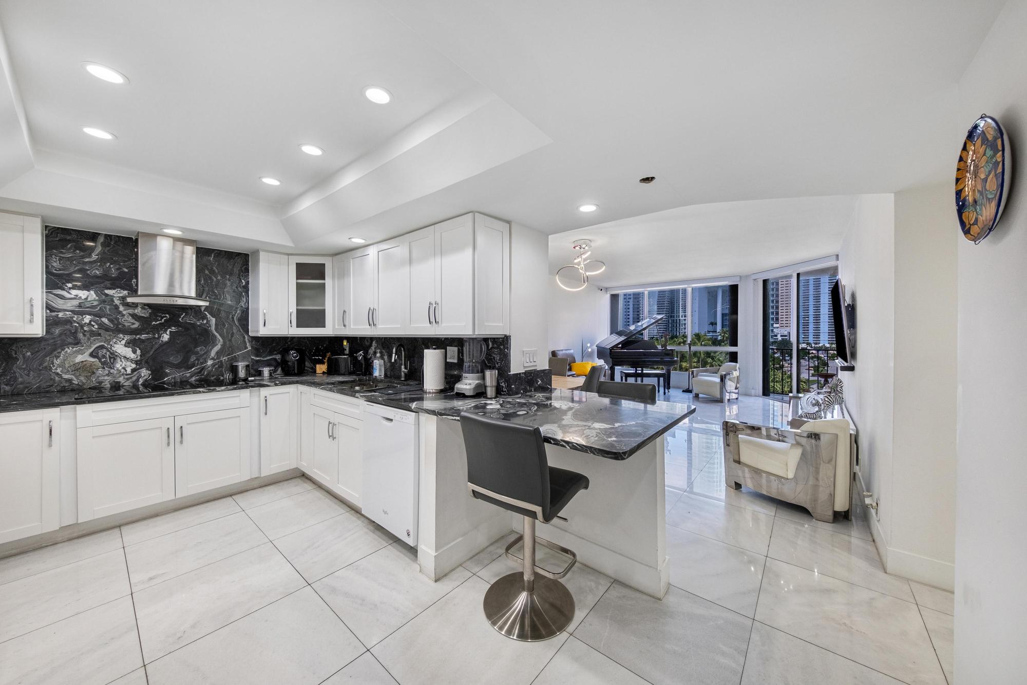 Miami, Florida, 33131, United States, 2 Bedrooms Bedrooms, ,2 BathroomsBathrooms,Residential,For Sale,1976268