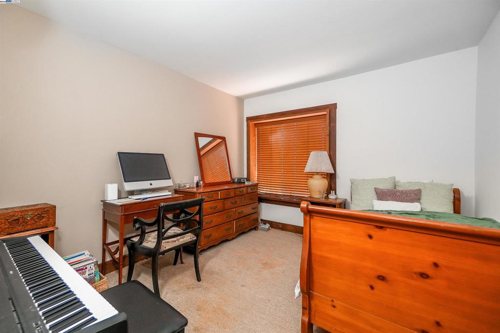 San Rafael, California, 94903-3840, United States, 3 Bedrooms Bedrooms, ,3 BathroomsBathrooms,Residential,For Sale,1987101