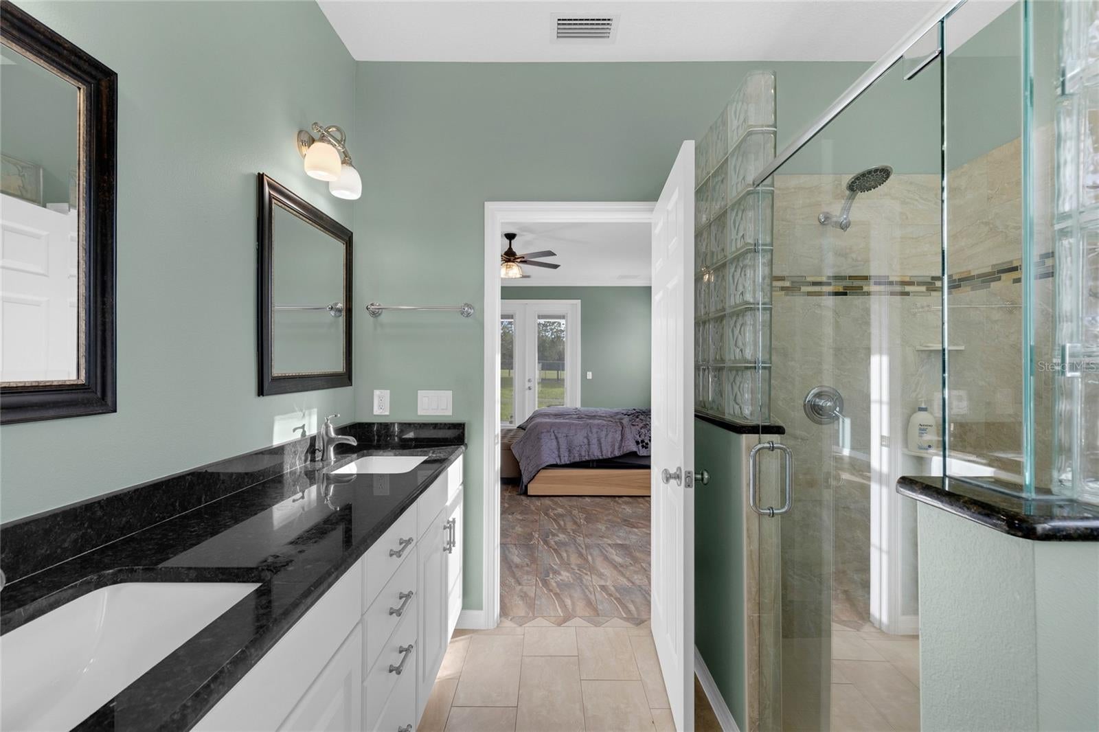 WEIRSDALE, Florida, 32195, United States, 5 Bedrooms Bedrooms, ,3 BathroomsBathrooms,Residential,For Sale,1921300