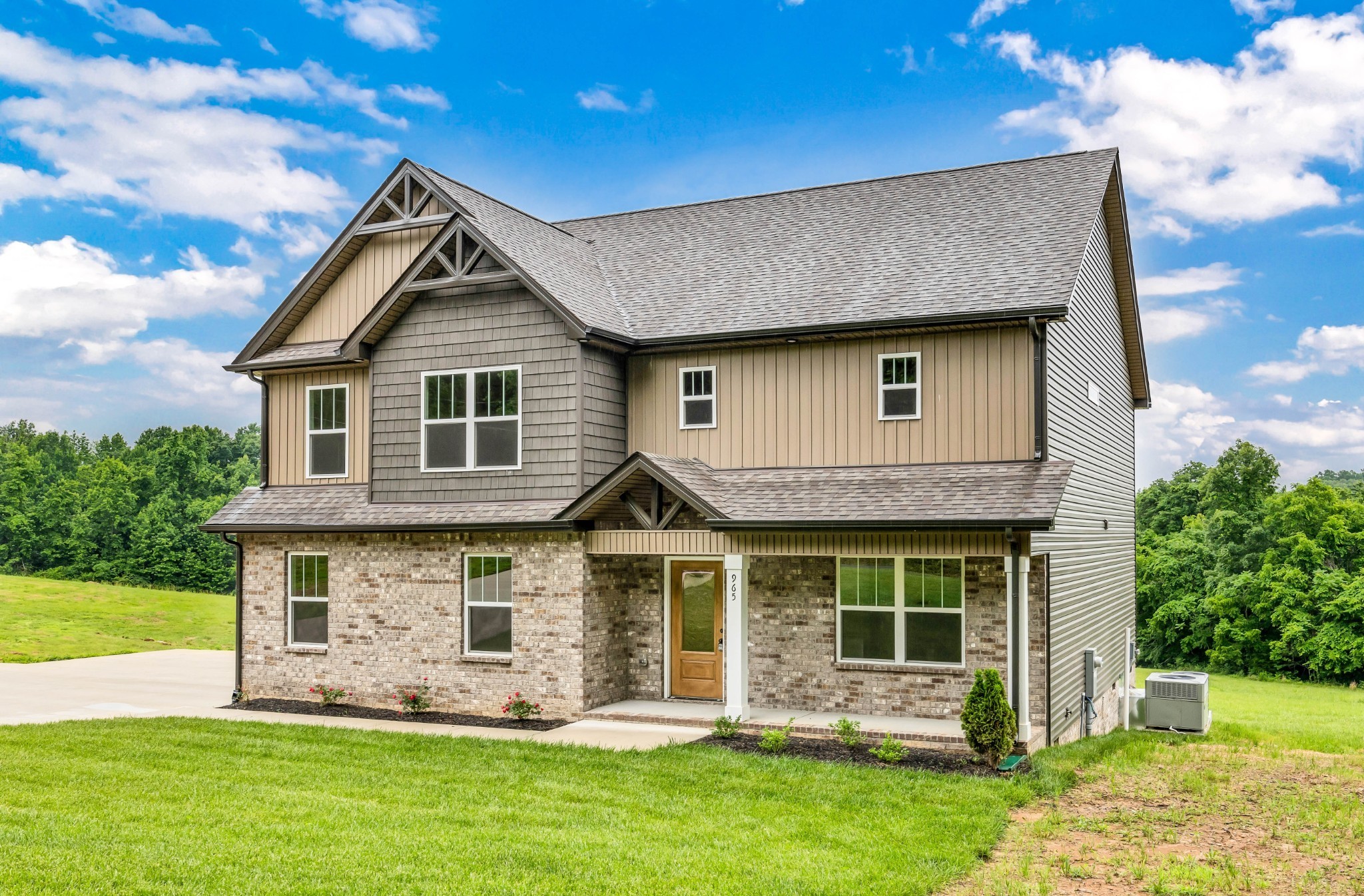 Clarksville, Tennessee, 37040, United States, 4 Bedrooms Bedrooms, ,3 BathroomsBathrooms,Residential,For Sale,2001195