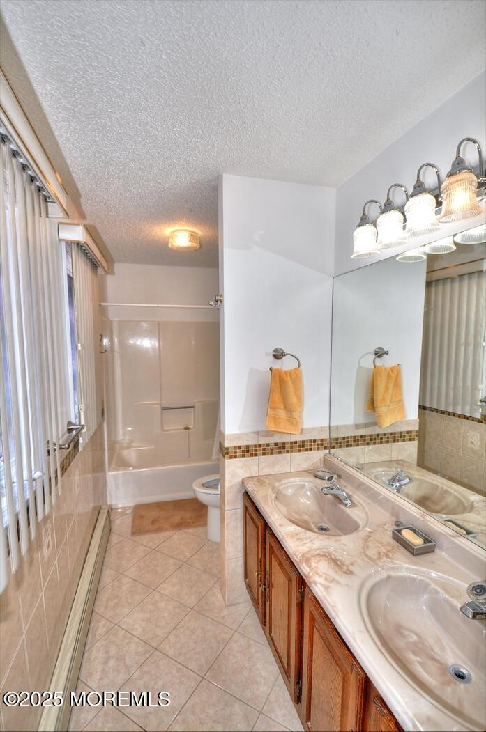 Bayville, New Jersey, 08721, United States, 3 Bedrooms Bedrooms, ,2 BathroomsBathrooms,Residential,For Sale,1908303