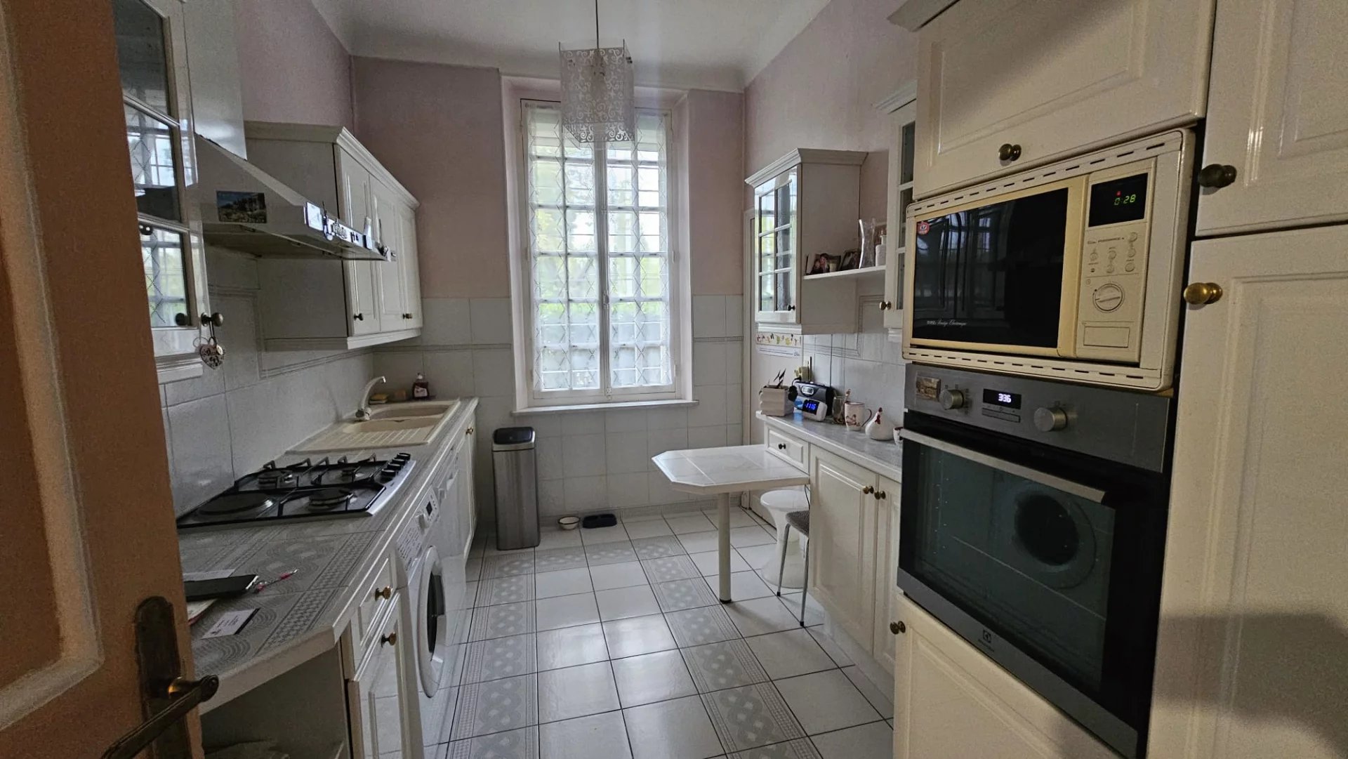 Cannes, Provence-Alpes-Côte d’Azur, 06400, FR, 2 Bedrooms Bedrooms, ,Residential,For Sale,1994438