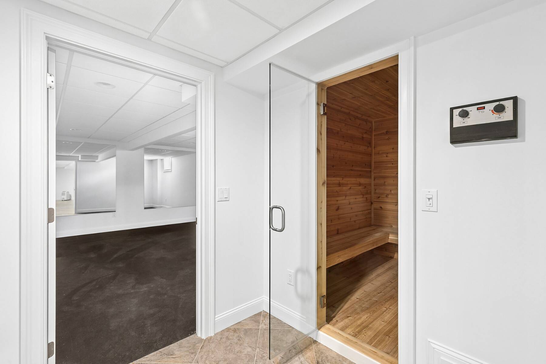  Thoughtfully Designed Loving Home - 物件實景