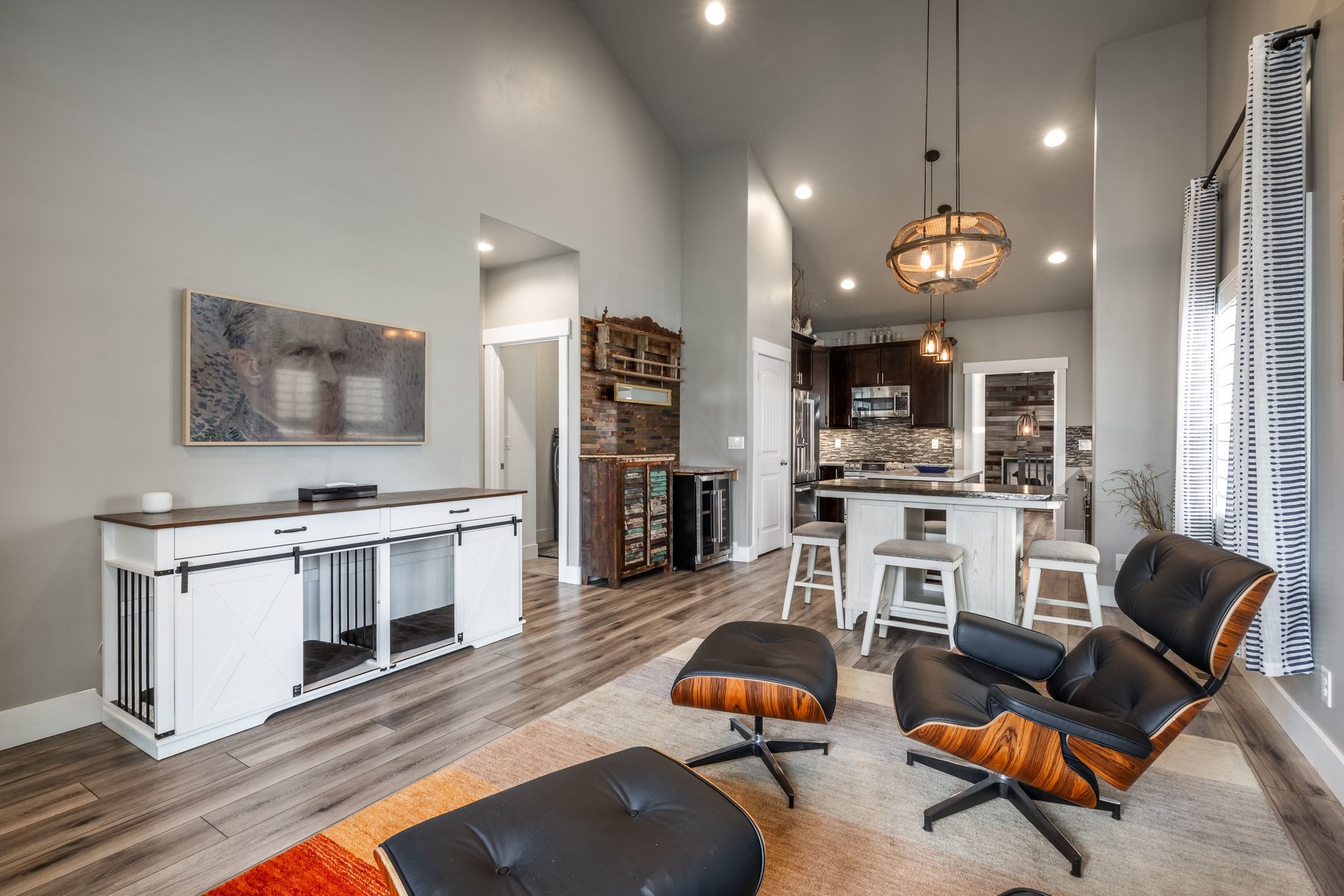  Move-In Ready in Daybreak — Steps from the Lake, Loaded with Custom Upgrades - 物件實景