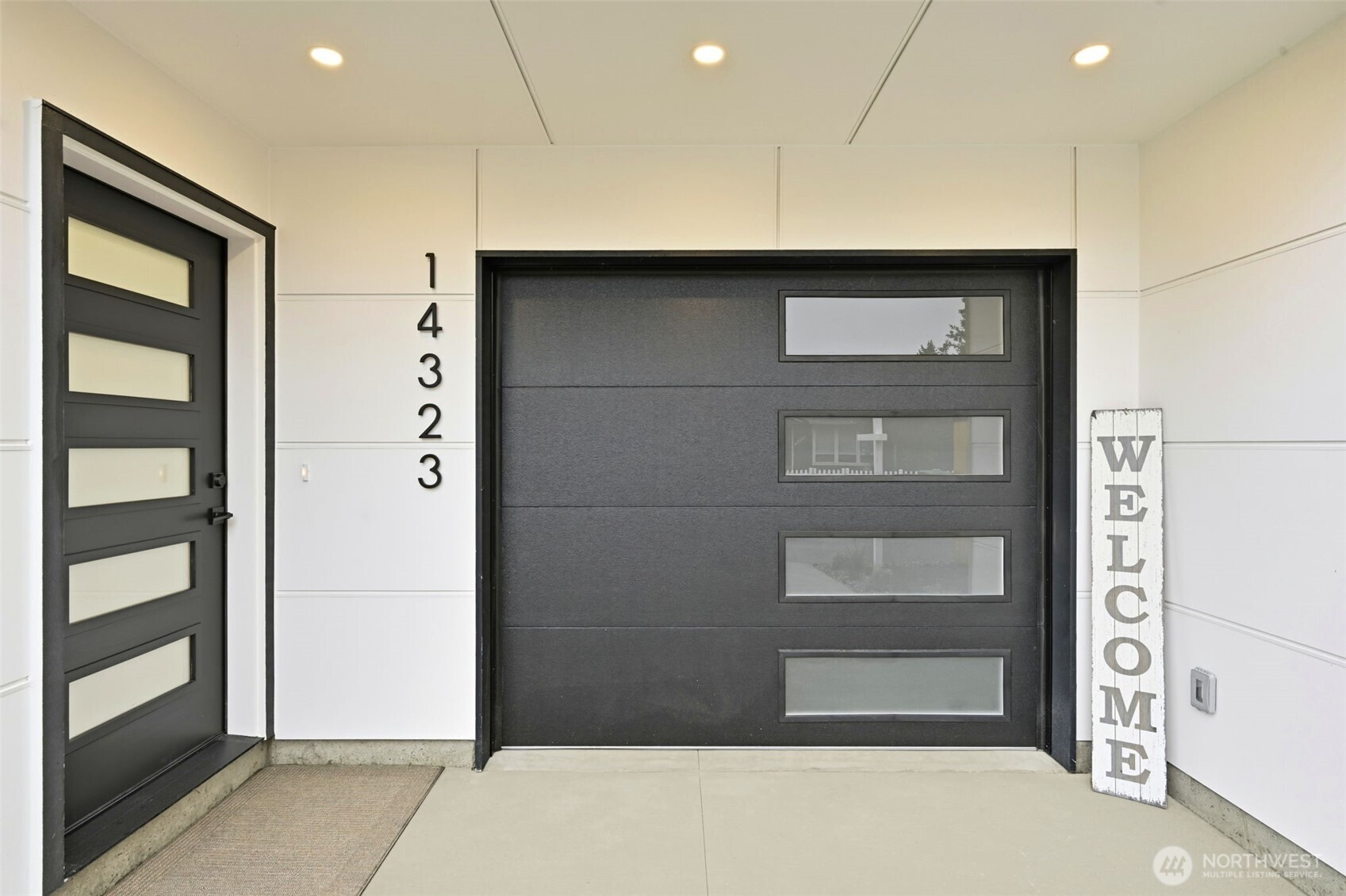 Seattle, Washington, 98133, United States, 3 Bedrooms Bedrooms, ,2 BathroomsBathrooms,Residential,For Sale,1992896