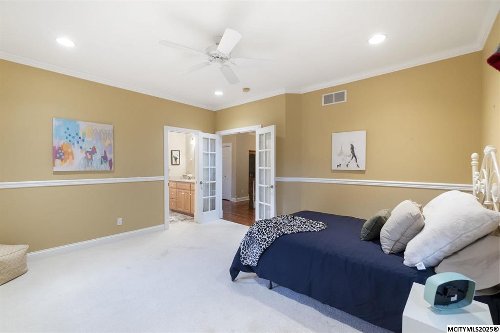 Mason City, Iowa, 50401, United States, 5 Bedrooms Bedrooms, ,4 BathroomsBathrooms,Residential,For Sale,1973709