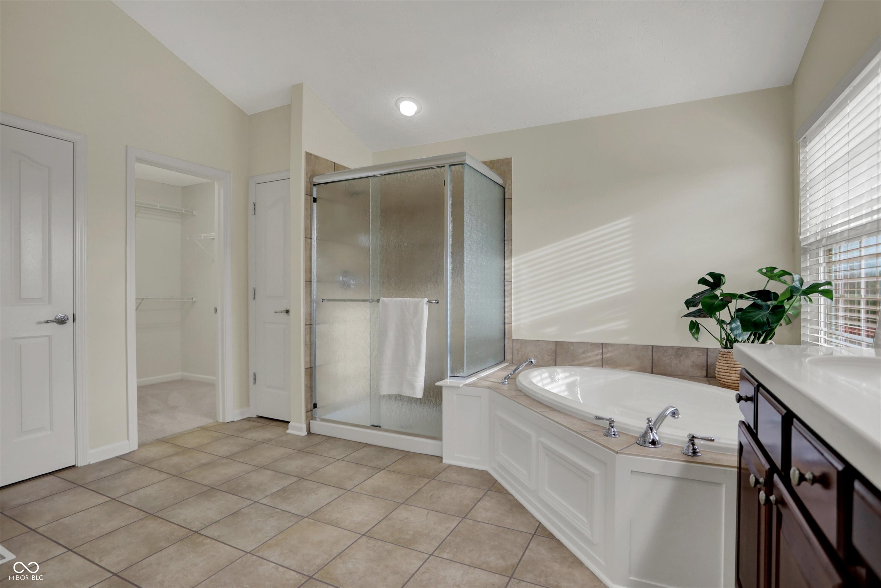 Zionsville, Indiana, 46077, United States, 4 Bedrooms Bedrooms, ,4 BathroomsBathrooms,Residential,For Sale,1880613