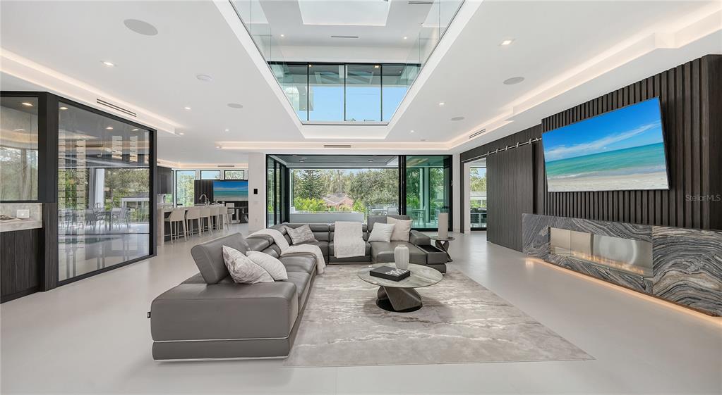 Sarasota, Florida, 34239, United States, 5 Bedrooms Bedrooms, ,8 BathroomsBathrooms,Residential,For Sale,1868707