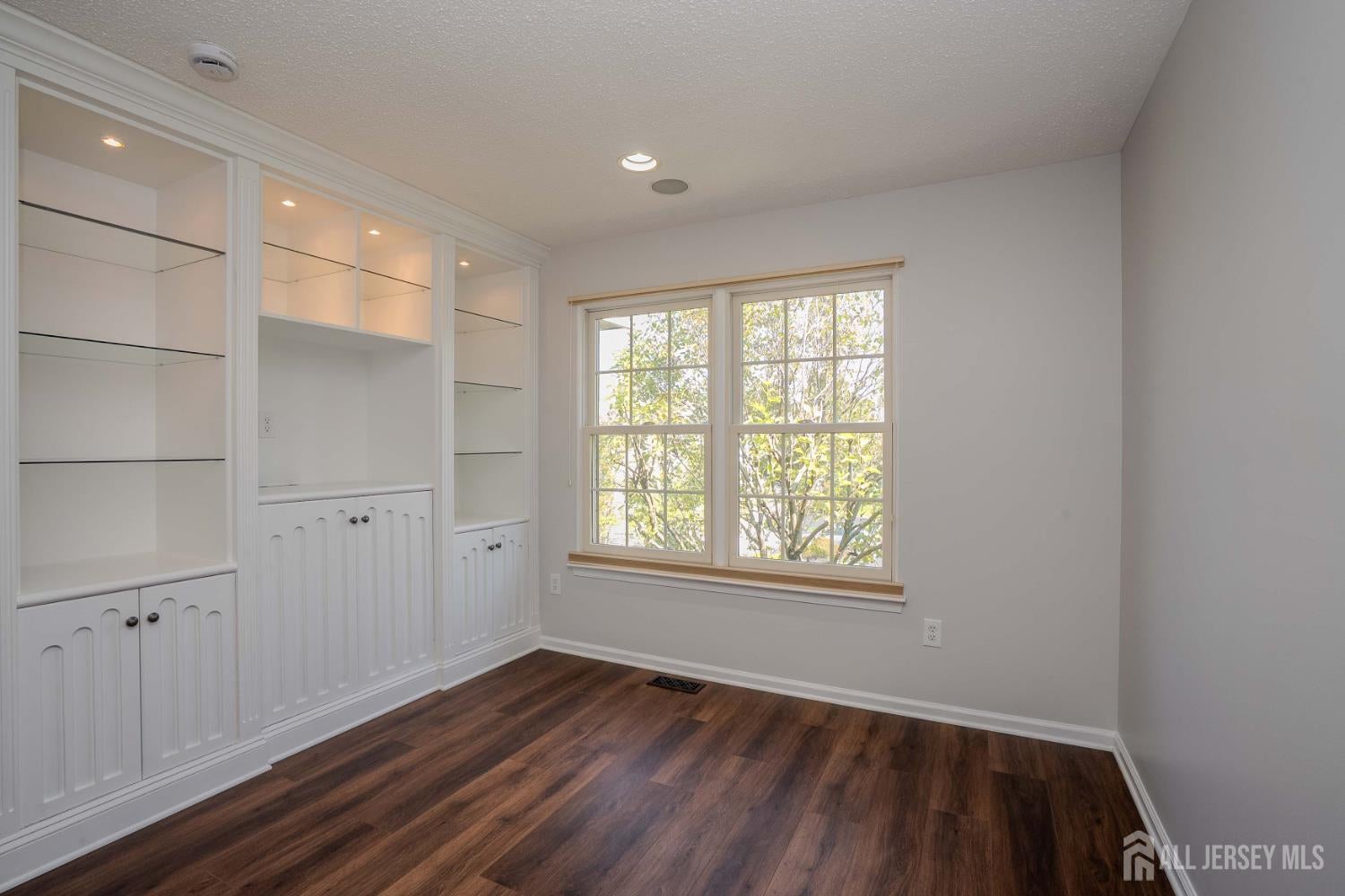 Monroe, New Jersey, 08831, United States, 3 Bedrooms Bedrooms, ,3 BathroomsBathrooms,Residential,For Sale,1981683