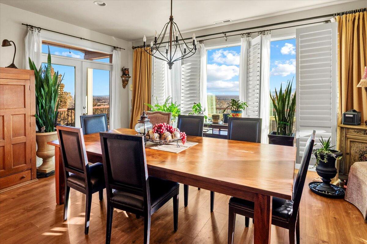 Bend, Oregon, 97703, United States, 3 Bedrooms Bedrooms, ,2 BathroomsBathrooms,Residential,For Sale,2005740