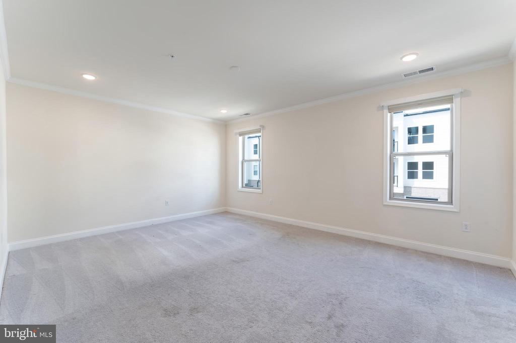 Ashburn, Virginia, 20148, United States, 3 Bedrooms Bedrooms, ,2 BathroomsBathrooms,Residential,For Sale,1977390