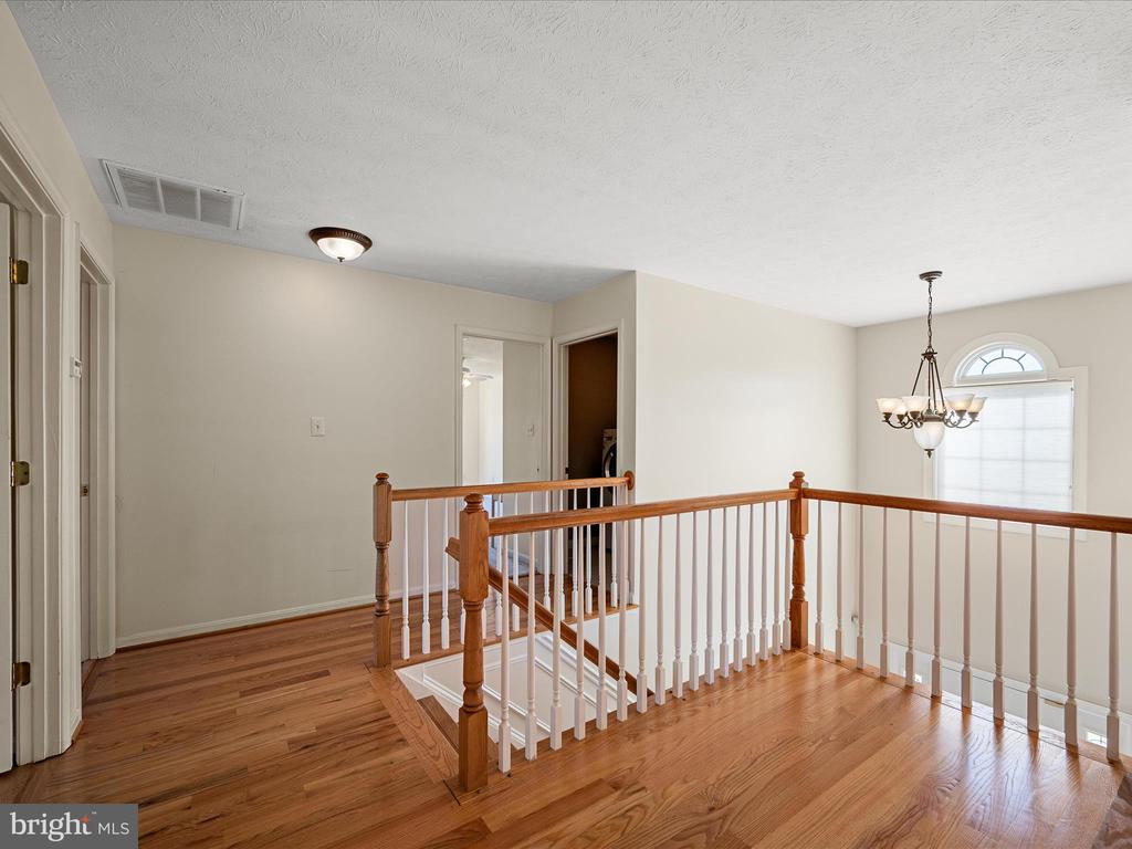 Stephens City, Virginia, 22655, United States, 4 Bedrooms Bedrooms, ,4 BathroomsBathrooms,Residential,For Sale,1905716