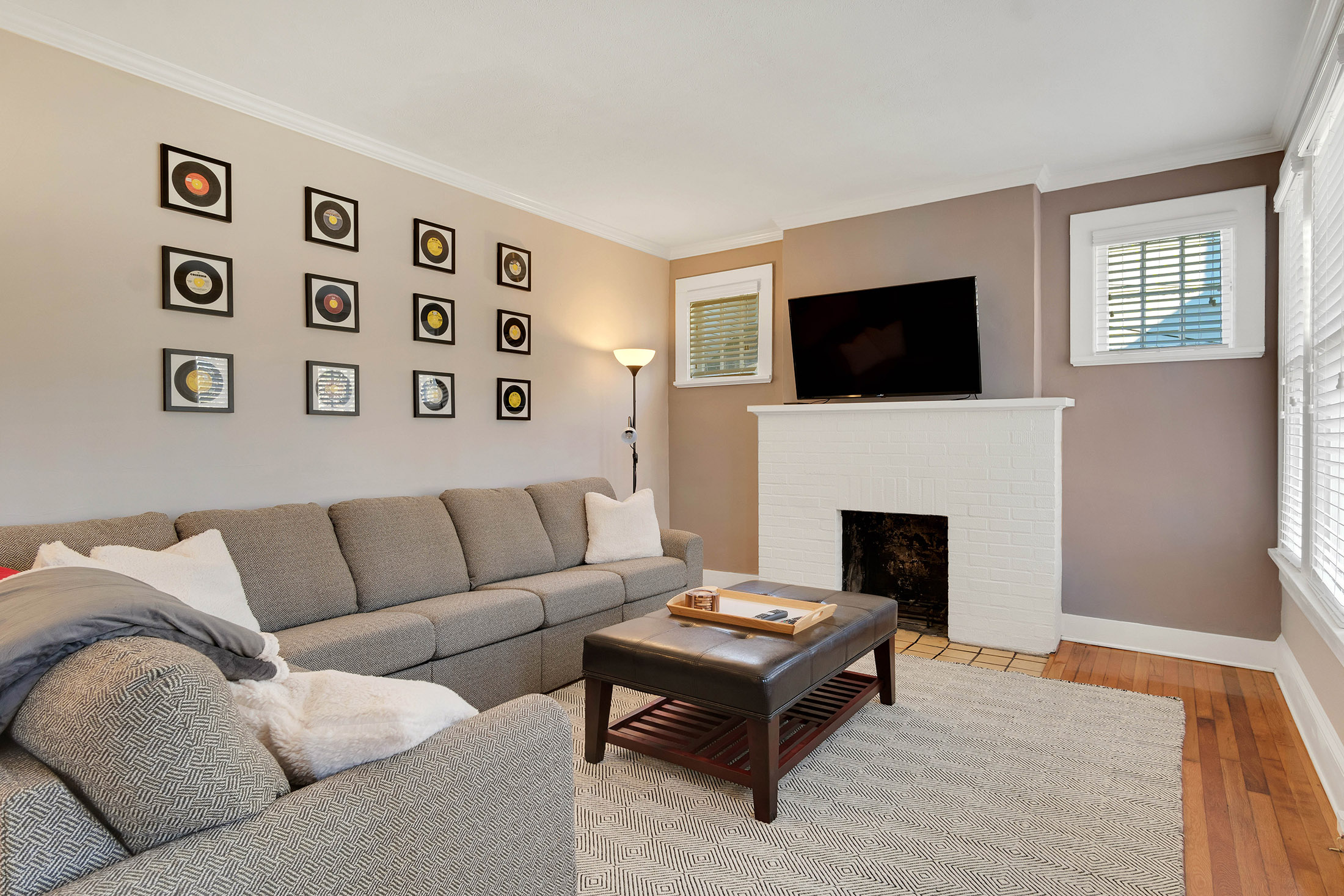  Beautifully Renovated Bungalow Perched above Orme Park in Virginia-Highland - 物件實景