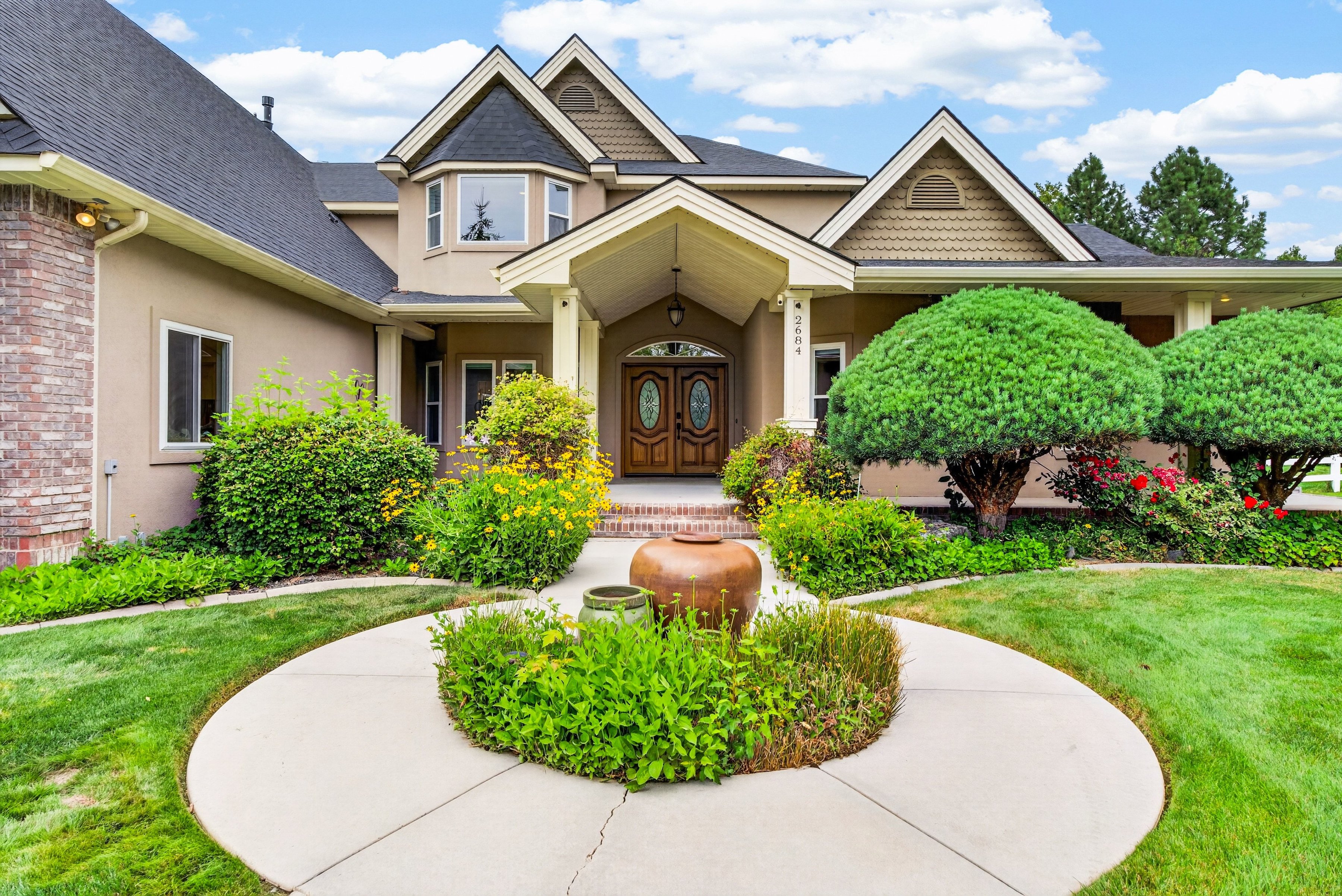  Exceptional Eagle Property - 物件實景