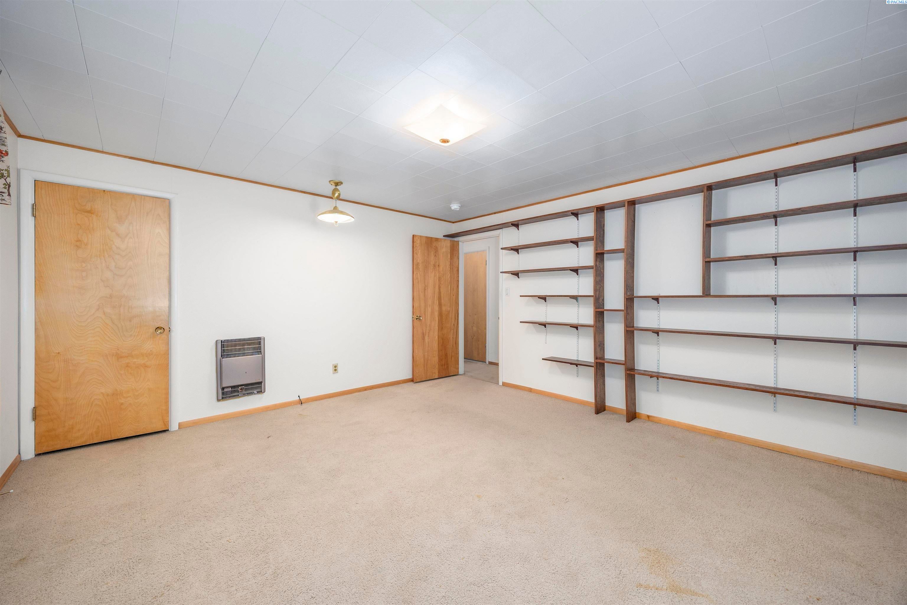 Sunnyside, Washington, 98944, United States, 3 Bedrooms Bedrooms, ,3 BathroomsBathrooms,Residential,For Sale,1973800