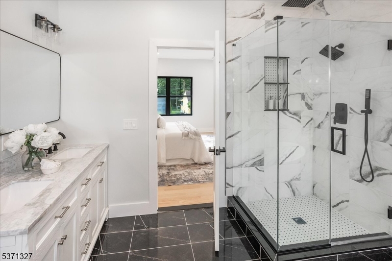 Chatham Boro, New Jersey, 07928, United States, 5 Bedrooms Bedrooms, ,6 BathroomsBathrooms,Residential,For Sale,2002999