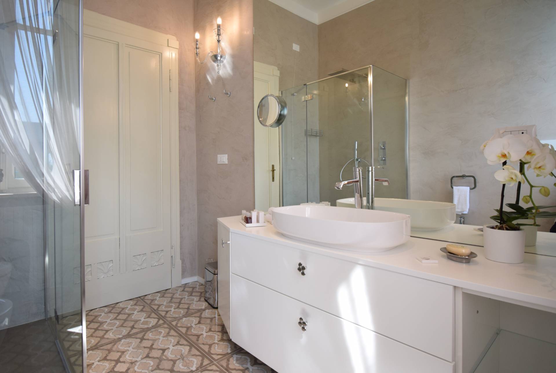 Desenzano del Garda, Brescia, 25015, IT, 4 Bedrooms Bedrooms, ,4 BathroomsBathrooms,Residential,For Sale,1826447