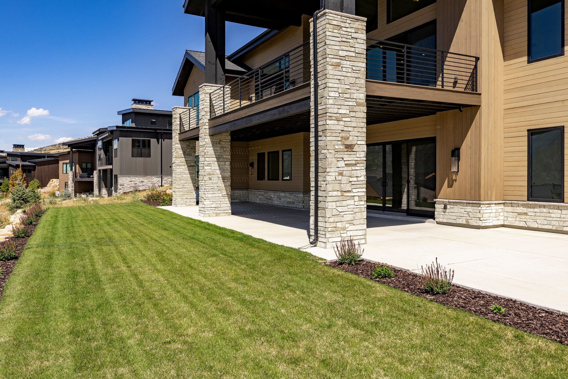  Upgraded Luxury Living with Panoramic Mountain Views - 物件實景