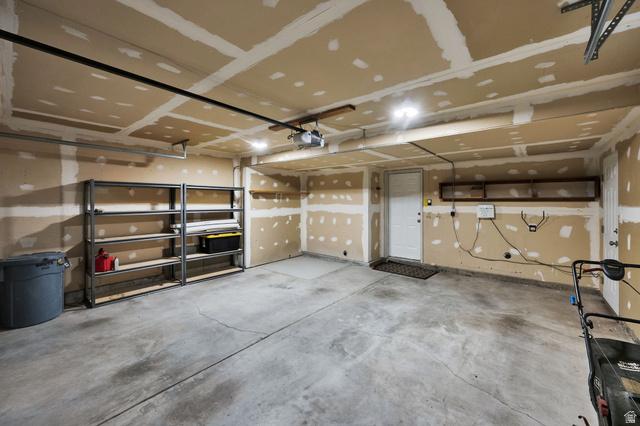 Layton, Utah, 84041, United States, 5 Bedrooms Bedrooms, ,4 BathroomsBathrooms,Residential,For Sale,2048910