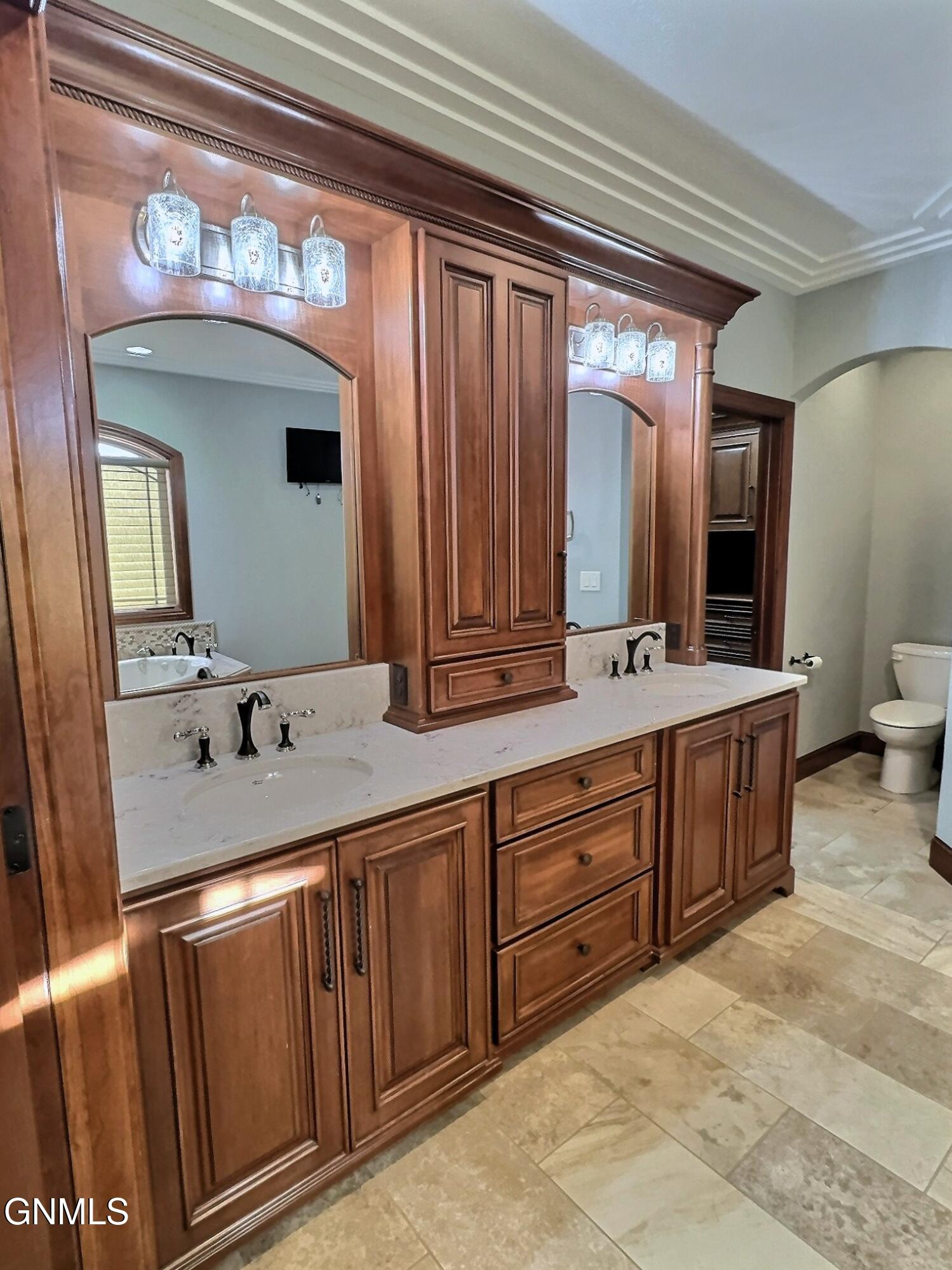 Bismarck, North Dakota, 58501, United States, 4 Bedrooms Bedrooms, ,4 BathroomsBathrooms,Residential,For Sale,2038873