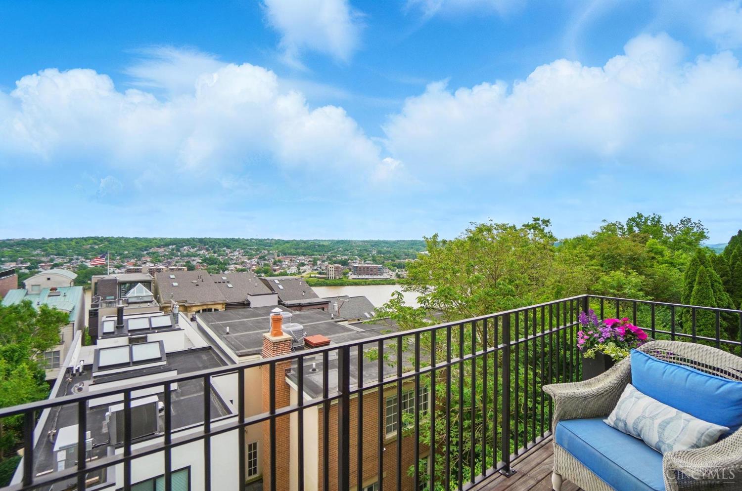 Cincinnati, Ohio, 45202, United States, 3 Bedrooms Bedrooms, ,4 BathroomsBathrooms,Residential,For Sale,1850372
