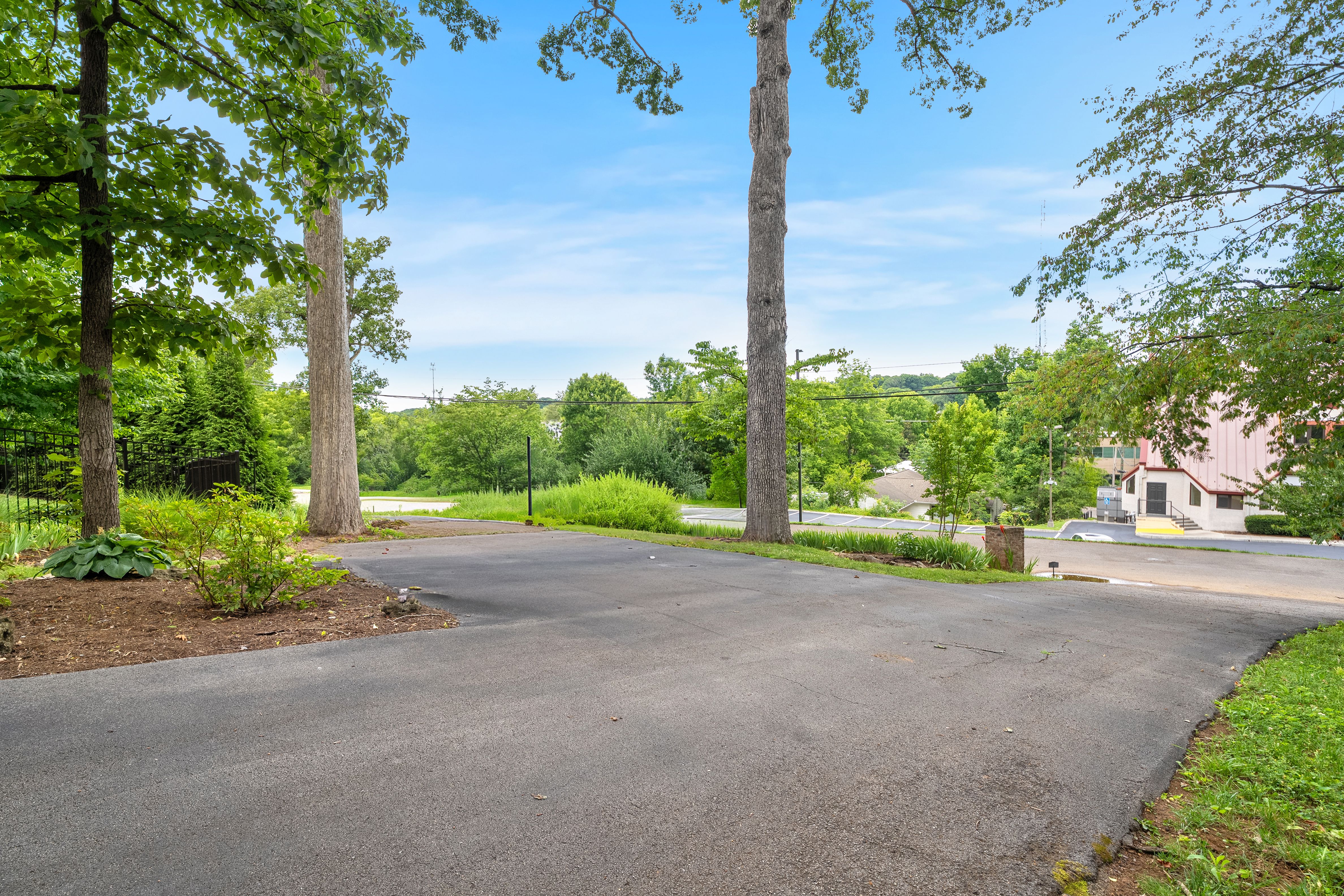  4713 Lyons View Pike, Knoxville, TN 37919 - 物件實景