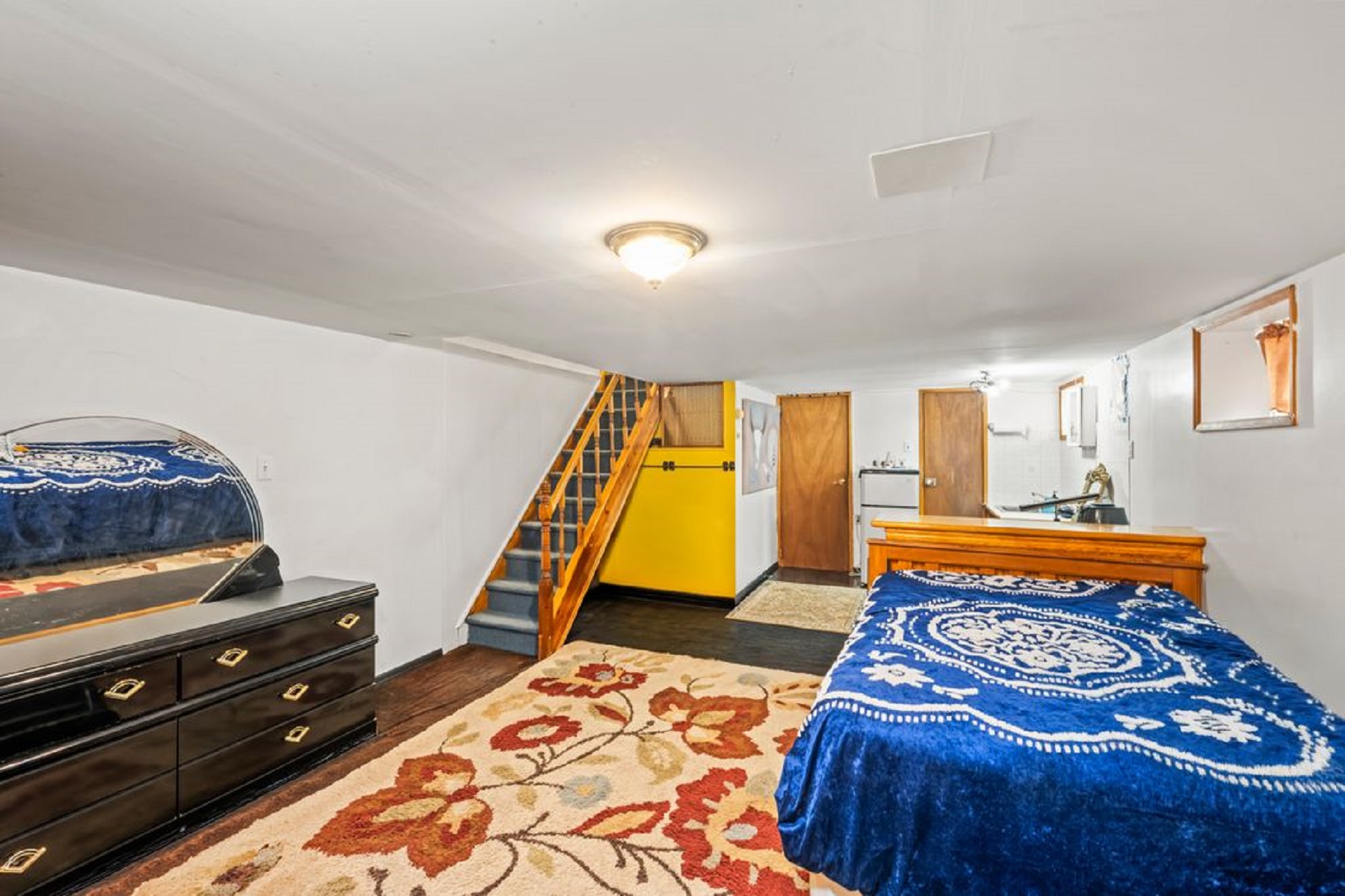  1569 East 45th Street - 物件實景