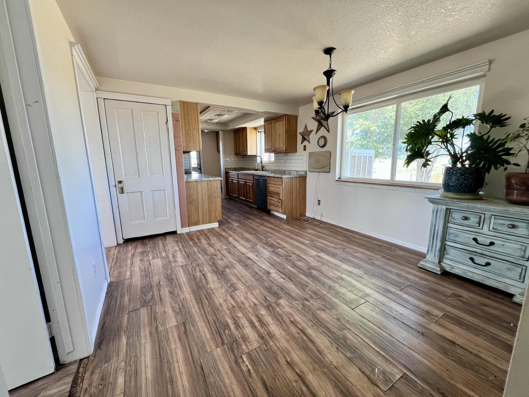 Greenville, Utah, 84731, United States, 5 Bedrooms Bedrooms, ,2 BathroomsBathrooms,Residential,For Sale,1978294