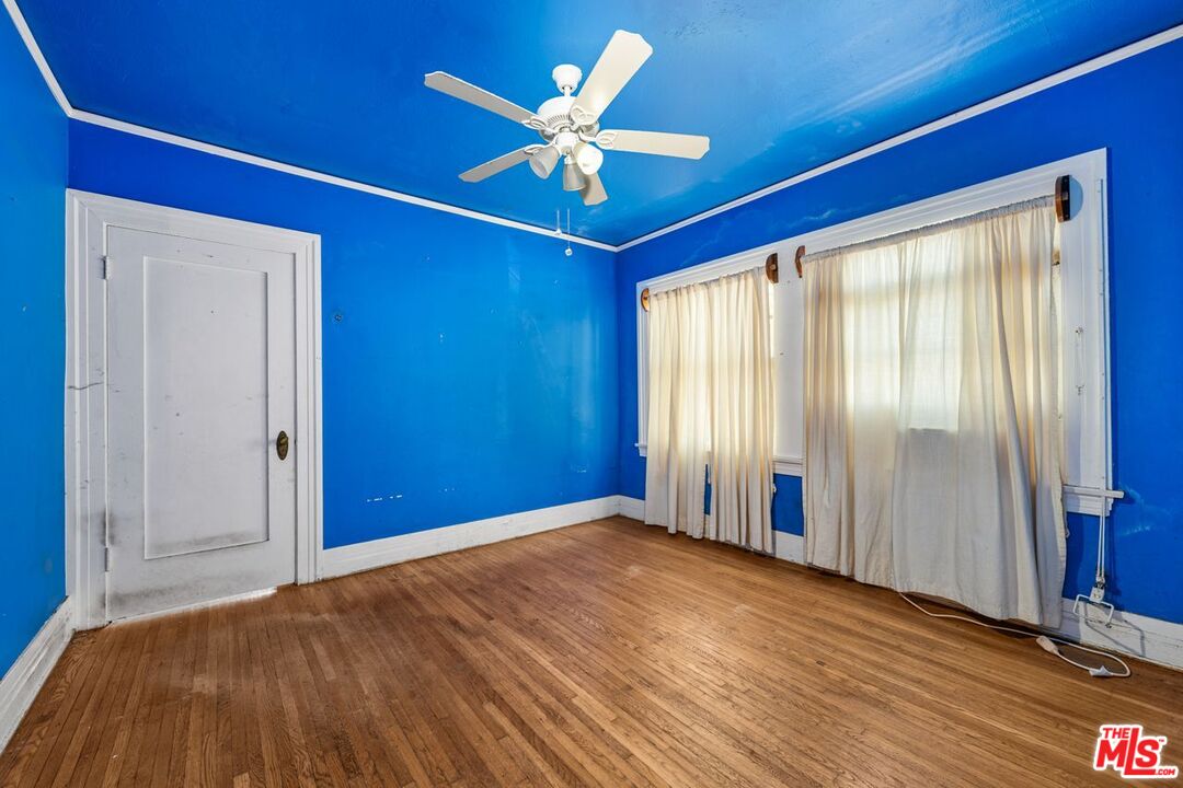 Los Angeles, California, 90004, United States, 3 Bedrooms Bedrooms, ,1 BathroomBathrooms,Residential,For Sale,1896510