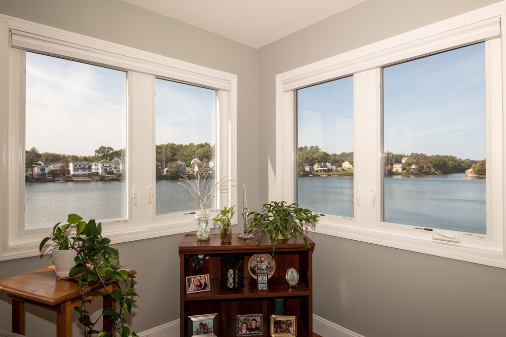 Lynn, Massachusetts, 01904, United States, 2 Bedrooms Bedrooms, ,4 BathroomsBathrooms,Residential,For Sale,1978027