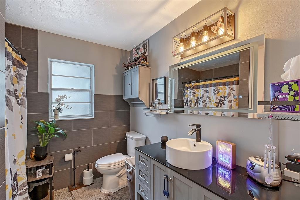 Sarasota, Florida, 34239, United States, 4 Bedrooms Bedrooms, ,2 BathroomsBathrooms,Residential,For Sale,1942091