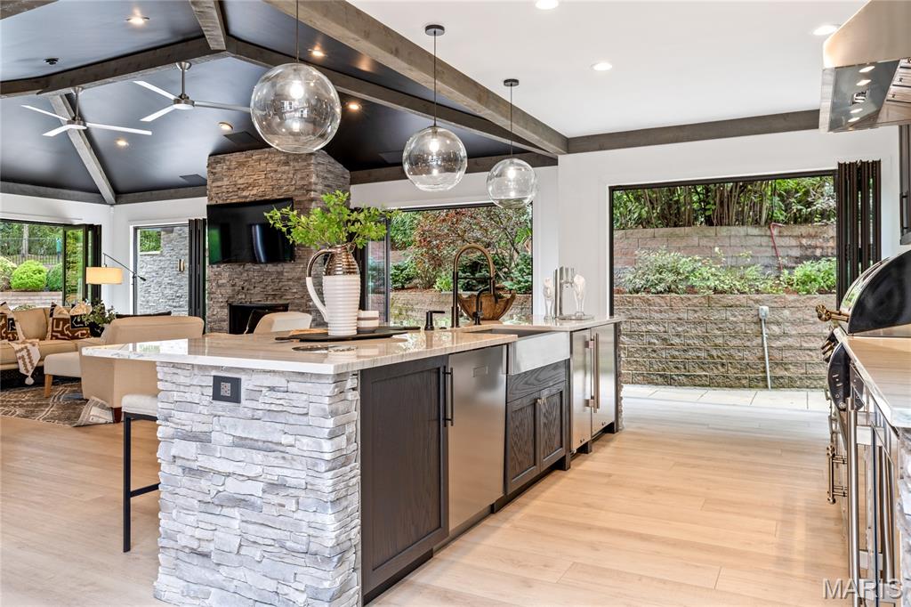 Town and Country, Missouri, 63141, United States, 5 Bedrooms Bedrooms, ,7 BathroomsBathrooms,Residential,For Sale,1966685