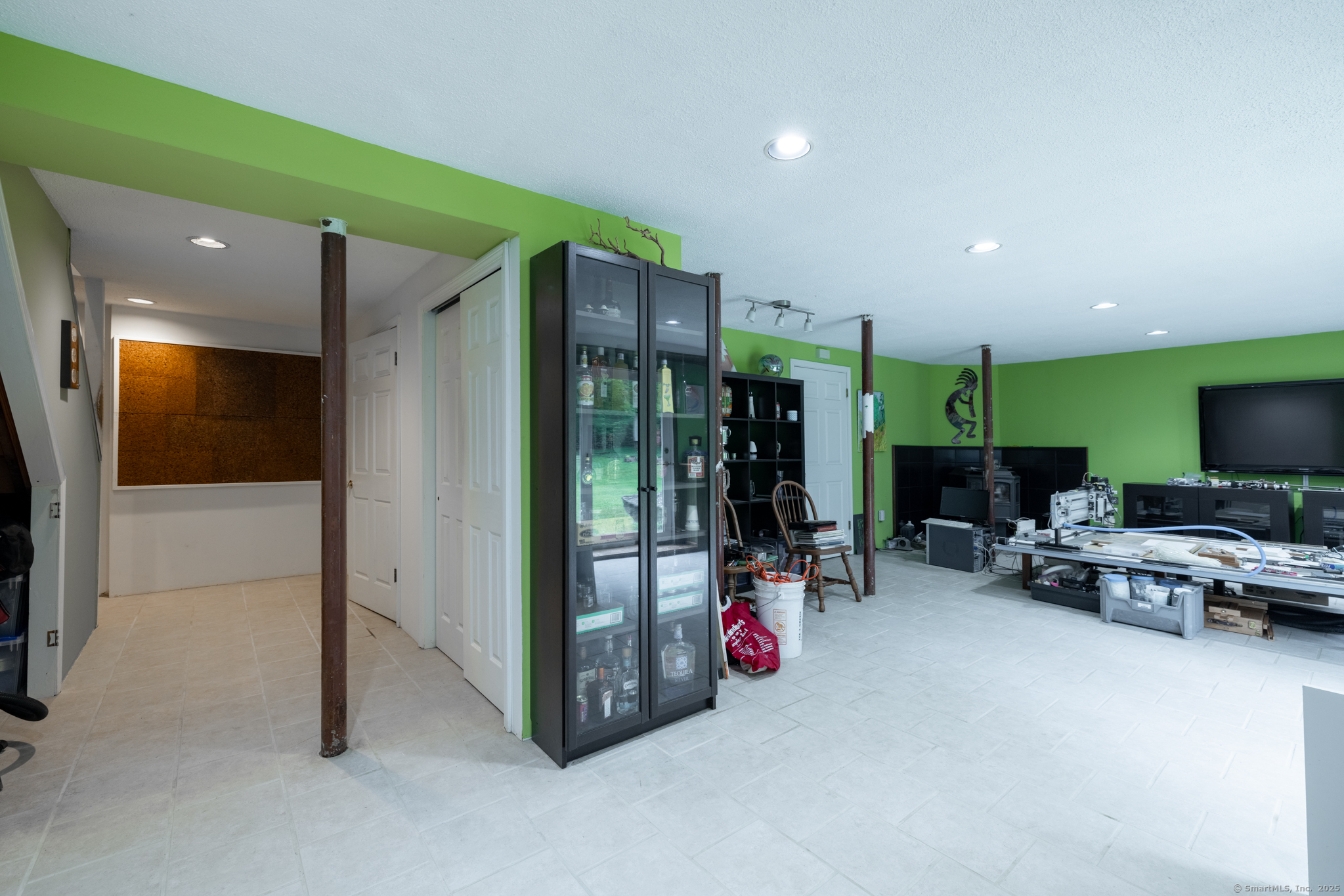 Litchfield, Connecticut, 06750, United States, 3 Bedrooms Bedrooms, ,3 BathroomsBathrooms,Residential,For Sale,1987794