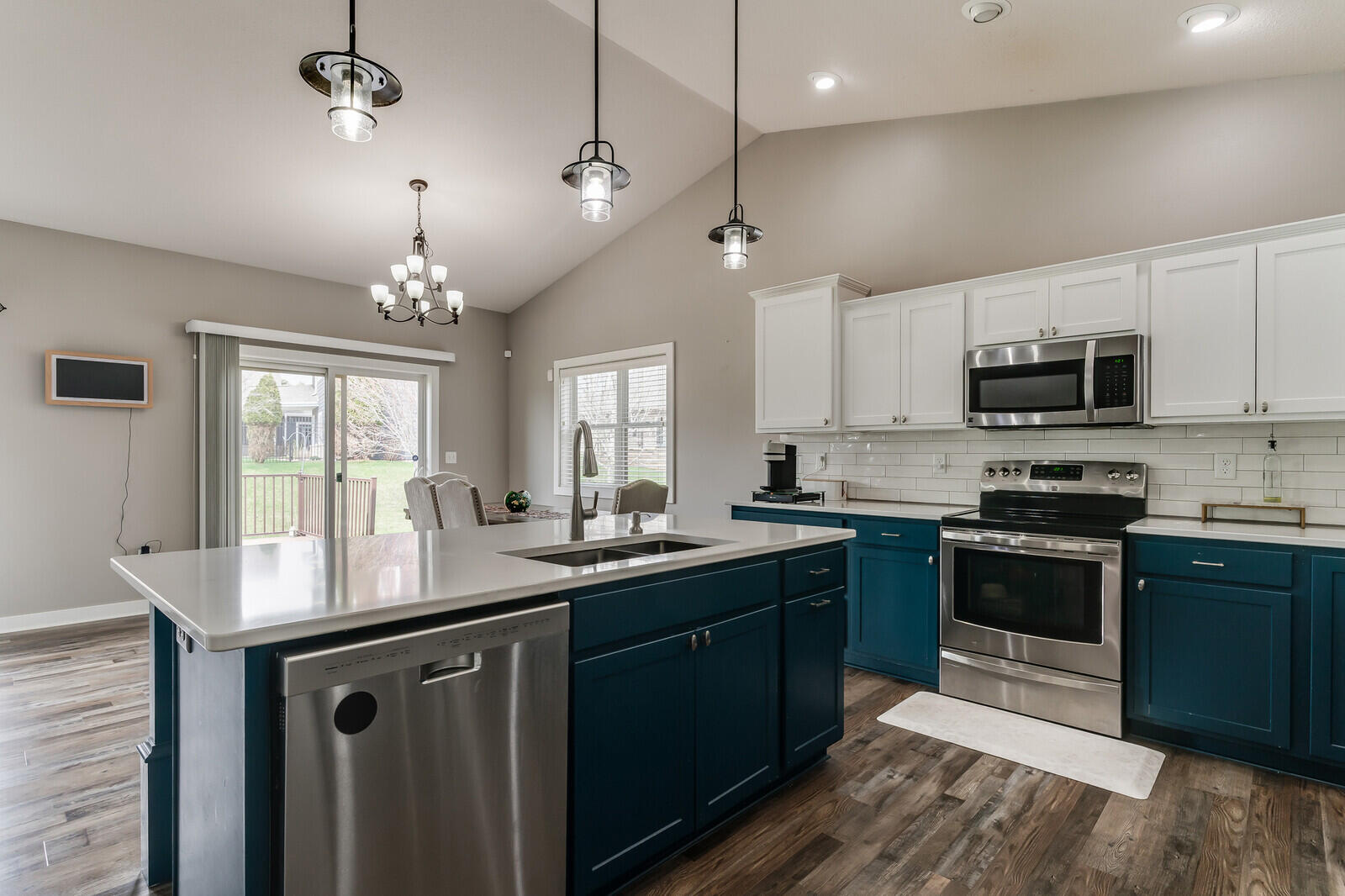 Onalaska, Wisconsin, 54650, United States, 3 Bedrooms Bedrooms, ,3 BathroomsBathrooms,Residential,For Sale,2037961
