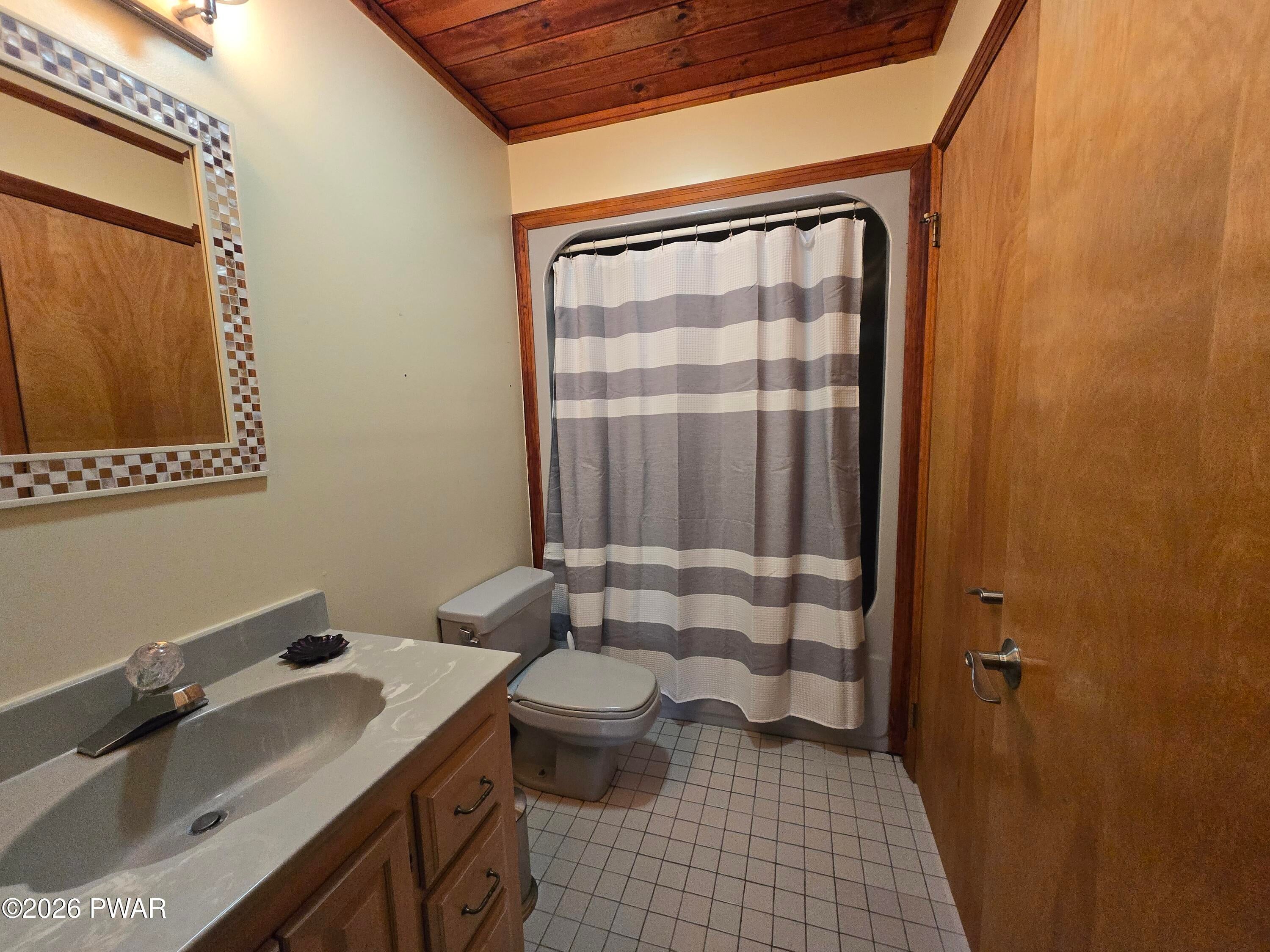 Lords Valley, Pennsylvania, 18428, United States, 4 Bedrooms Bedrooms, ,3 BathroomsBathrooms,Residential,For Sale,2020252