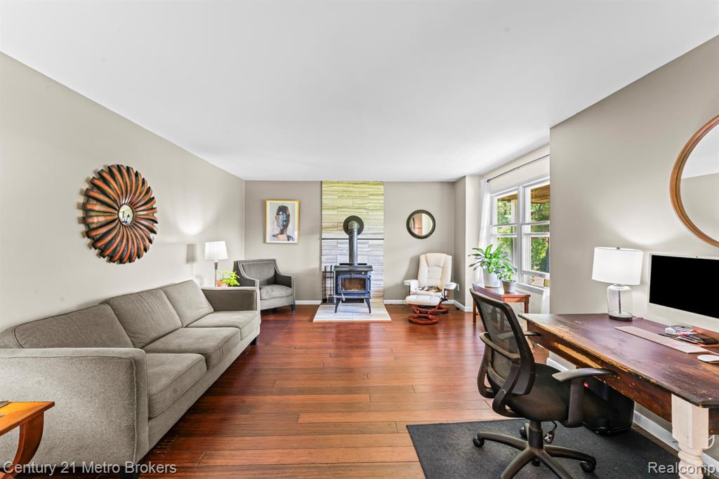 Lapeer, Michigan, 48446, United States, 4 Bedrooms Bedrooms, ,3 BathroomsBathrooms,Residential,For Sale,1982029