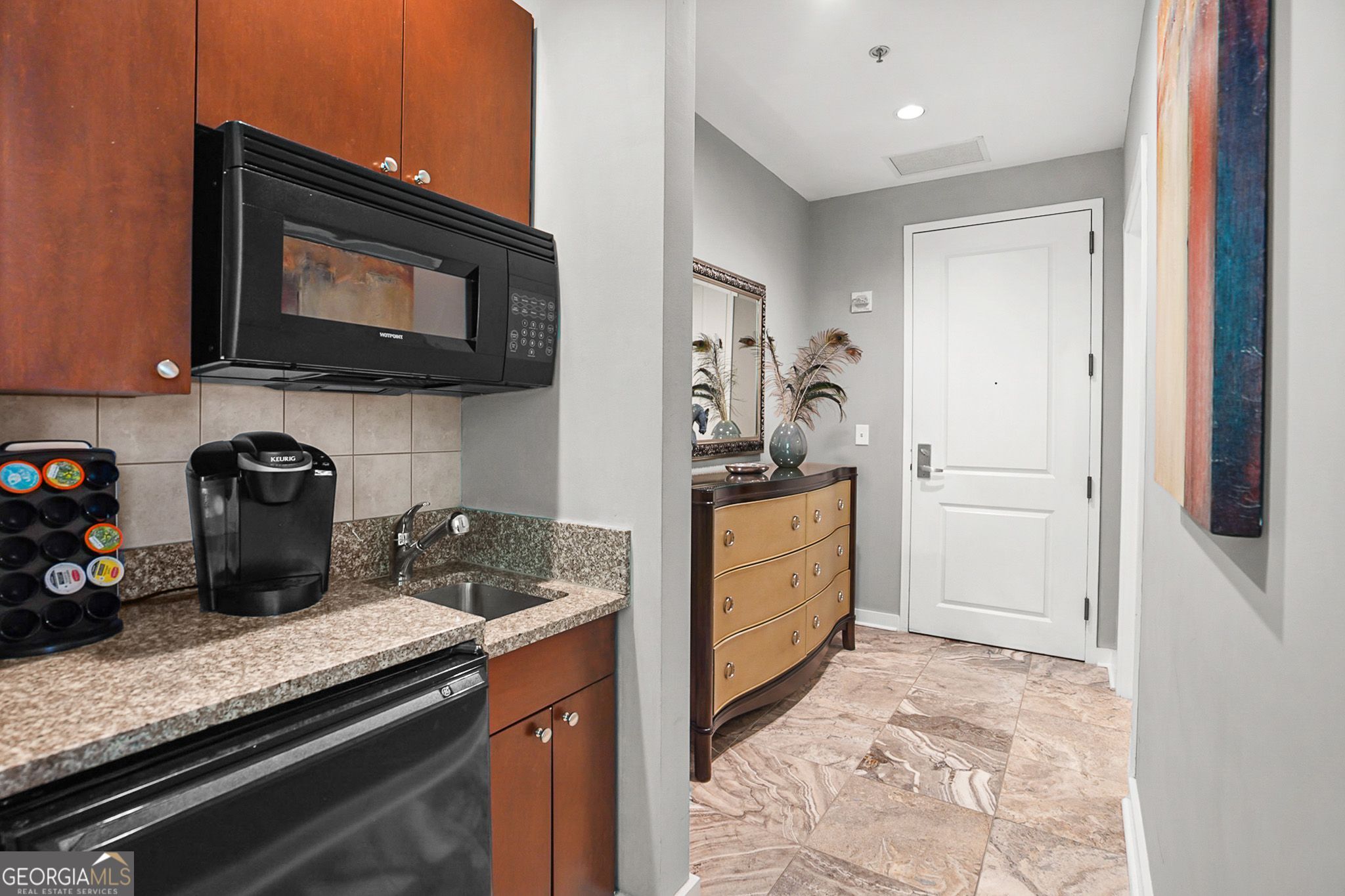 Atlanta, Georgia, 30326, United States, 2 Bedrooms Bedrooms, ,3 BathroomsBathrooms,Residential,For Sale,2001794