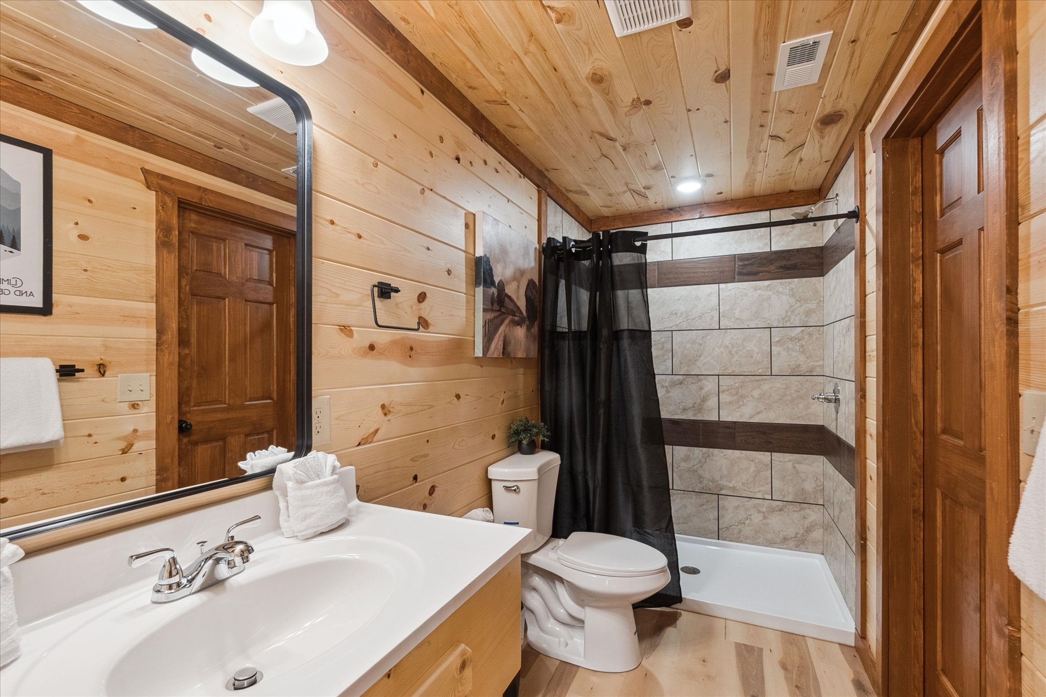 Sevierville, Tennessee, 37876, United States, 8 Bedrooms Bedrooms, ,9 BathroomsBathrooms,Residential,For Sale,1981124