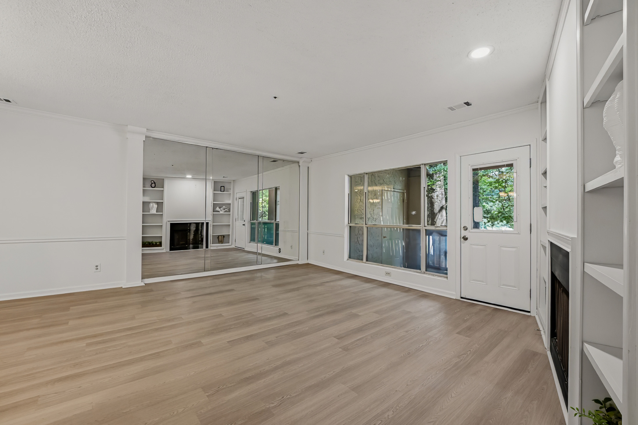  Beautifully Renovated Condo in an Unbeatable North Decatur Location - 物件實景