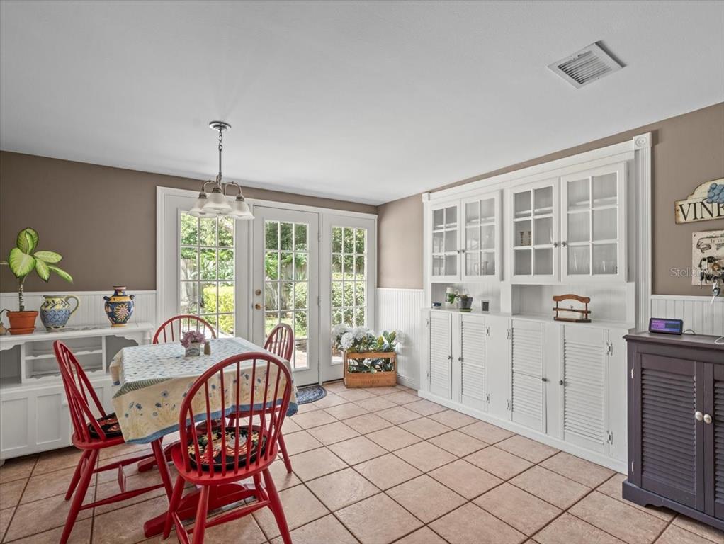 Tampa, Florida, 33618, United States, 4 Bedrooms Bedrooms, ,2 BathroomsBathrooms,Residential,For Sale,1917104