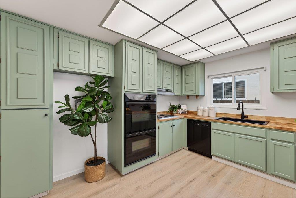 San Jose, California, 95123, United States, 4 Bedrooms Bedrooms, ,2 BathroomsBathrooms,Residential,For Sale,2005959