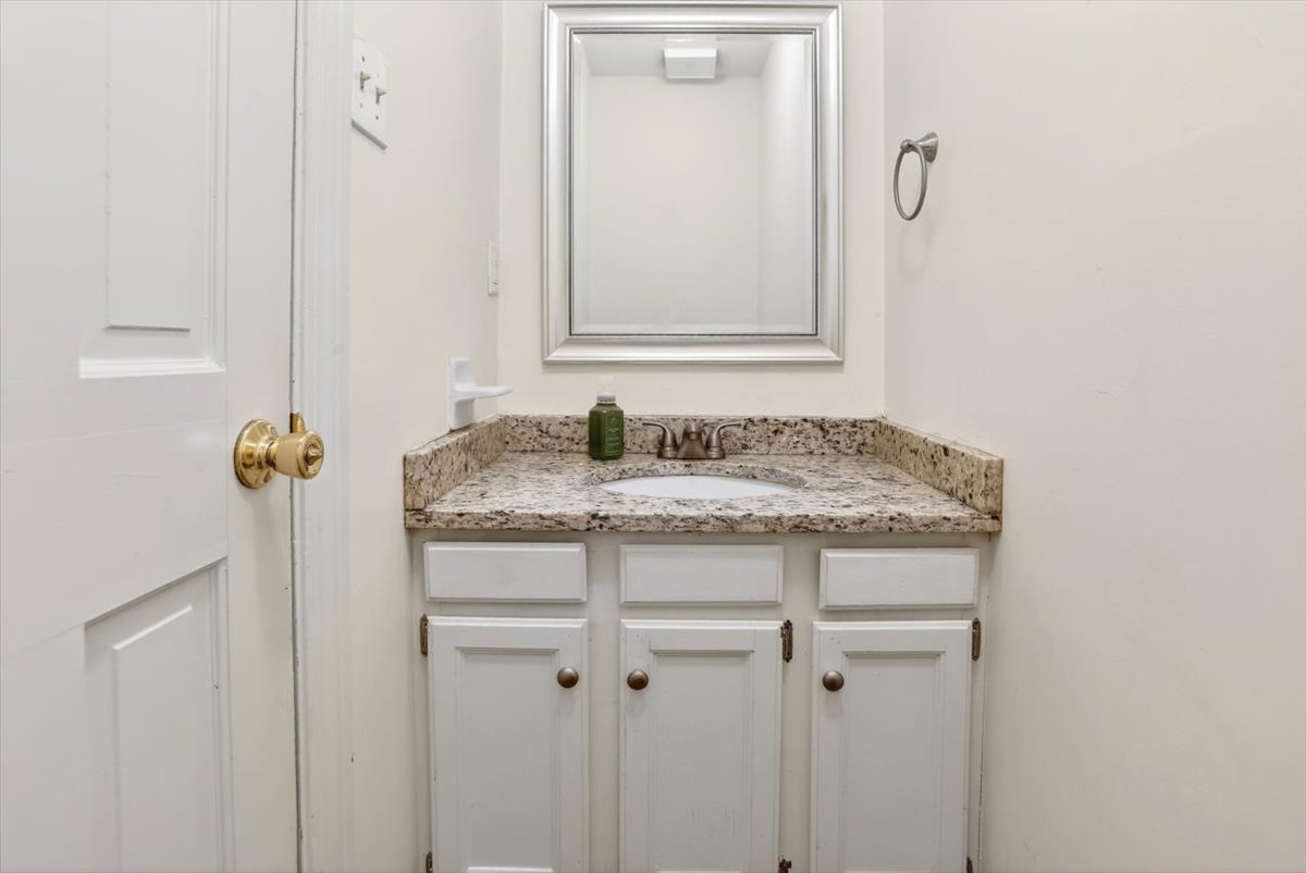 Germantown, Tennessee, 38139, United States, 5 Bedrooms Bedrooms, ,4 BathroomsBathrooms,Residential,For Sale,2048767