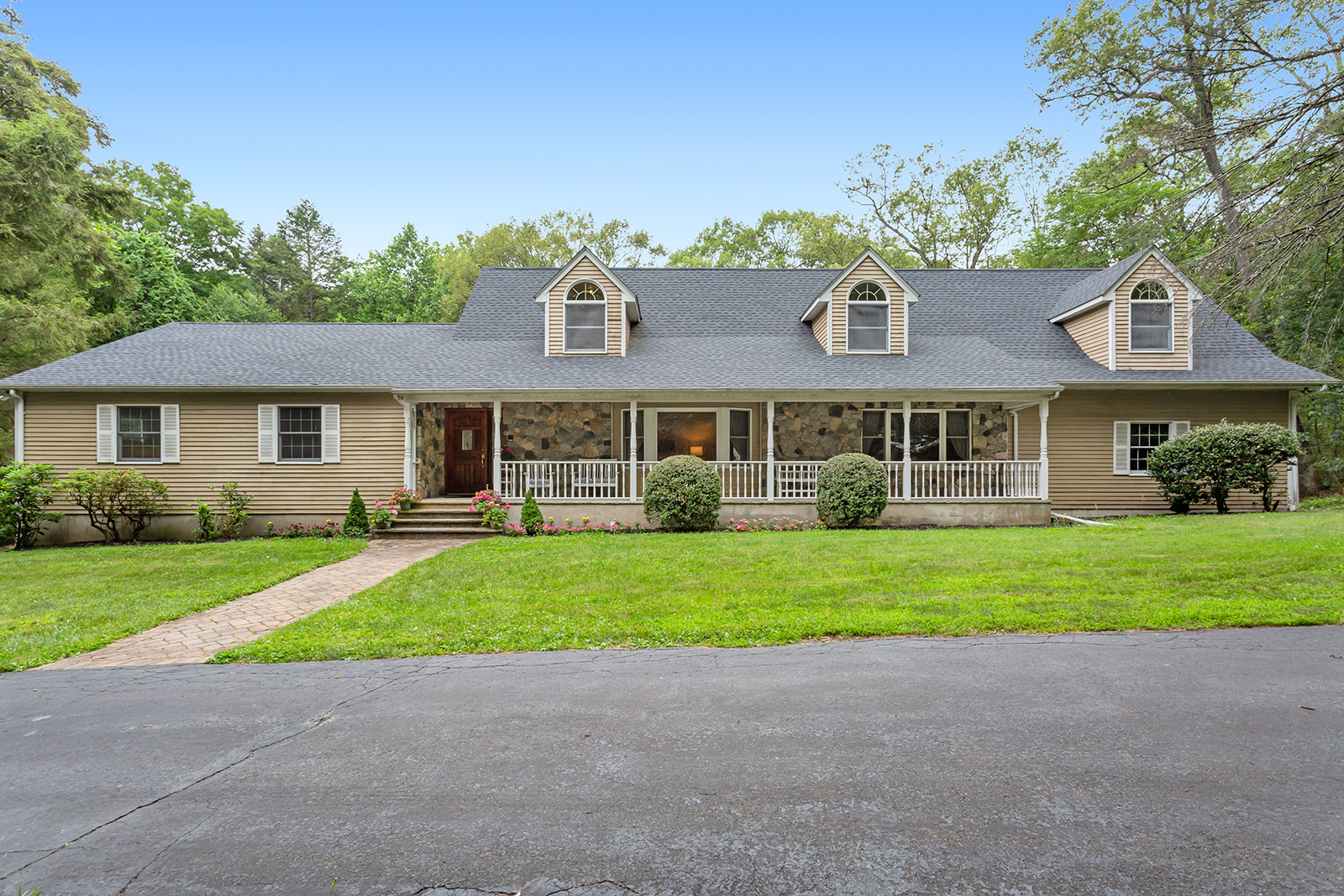 Ringwood, New Jersey, 07456, United States, 7 Bedrooms Bedrooms, ,4 BathroomsBathrooms,Residential,For Sale,1943457