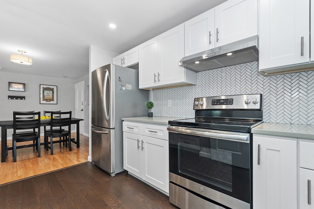 Medford, Massachusetts, 02155, United States, 2 Bedrooms Bedrooms, ,2 BathroomsBathrooms,Residential,For Sale,1939761